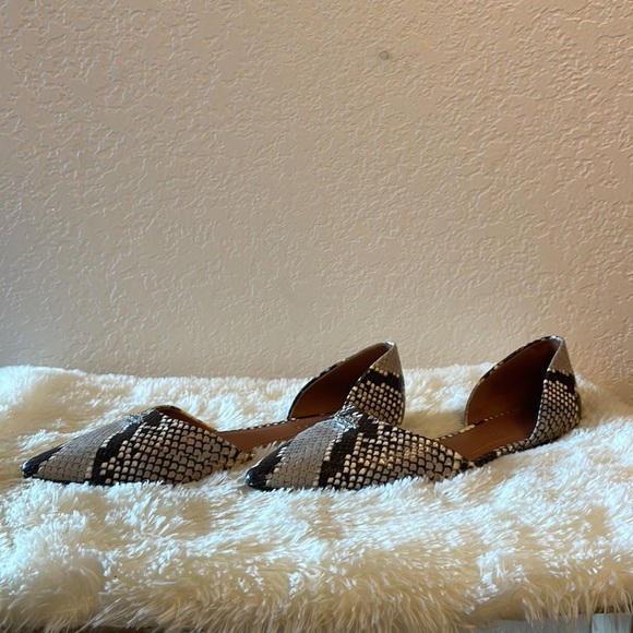 Coach Snakeskin Pointy Flats Size 9 - Picture 5 of 5